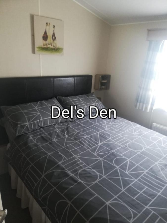 Del'S Den Lakeside Weeley Bridge Exteriör bild