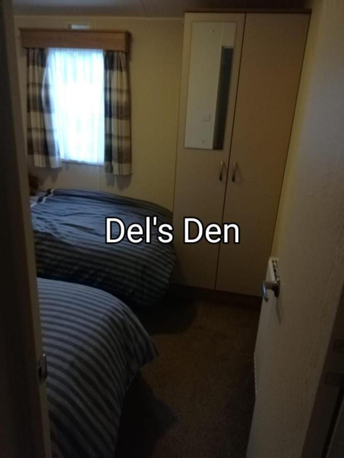 Del'S Den Lakeside Weeley Bridge Exteriör bild
