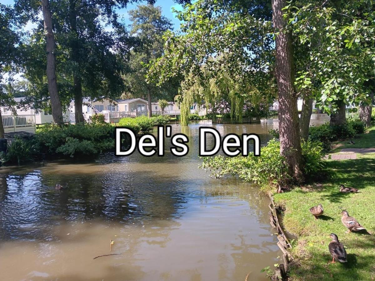 Del'S Den Lakeside Weeley Bridge Exteriör bild